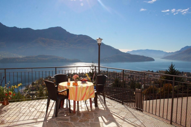 apartments complex at Lake Como book directly and get 10% dicount - Residence Le Azalee